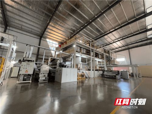 科技引領(lǐng)，保障醫(yī)療防護需求 江西鄉(xiāng)村振興中的防護用品生產(chǎn)