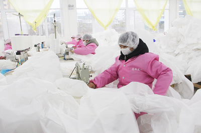 全州近百家企業在疫情期間保障生產，防護用品企業全面發力